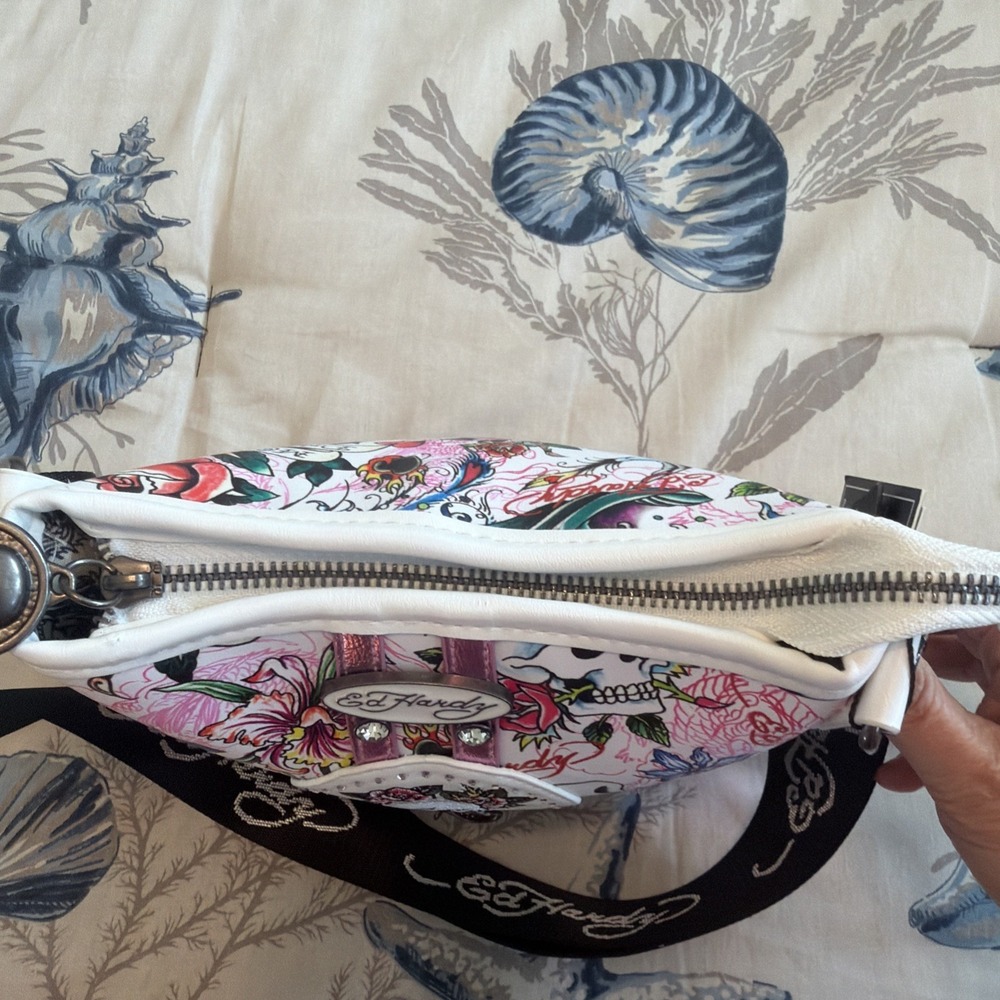 NWT Ed Hardy Y2K Style Pink Skull & Rhinestone Crossbody Bag Vegan‎ Leather - Picture 8 of 8